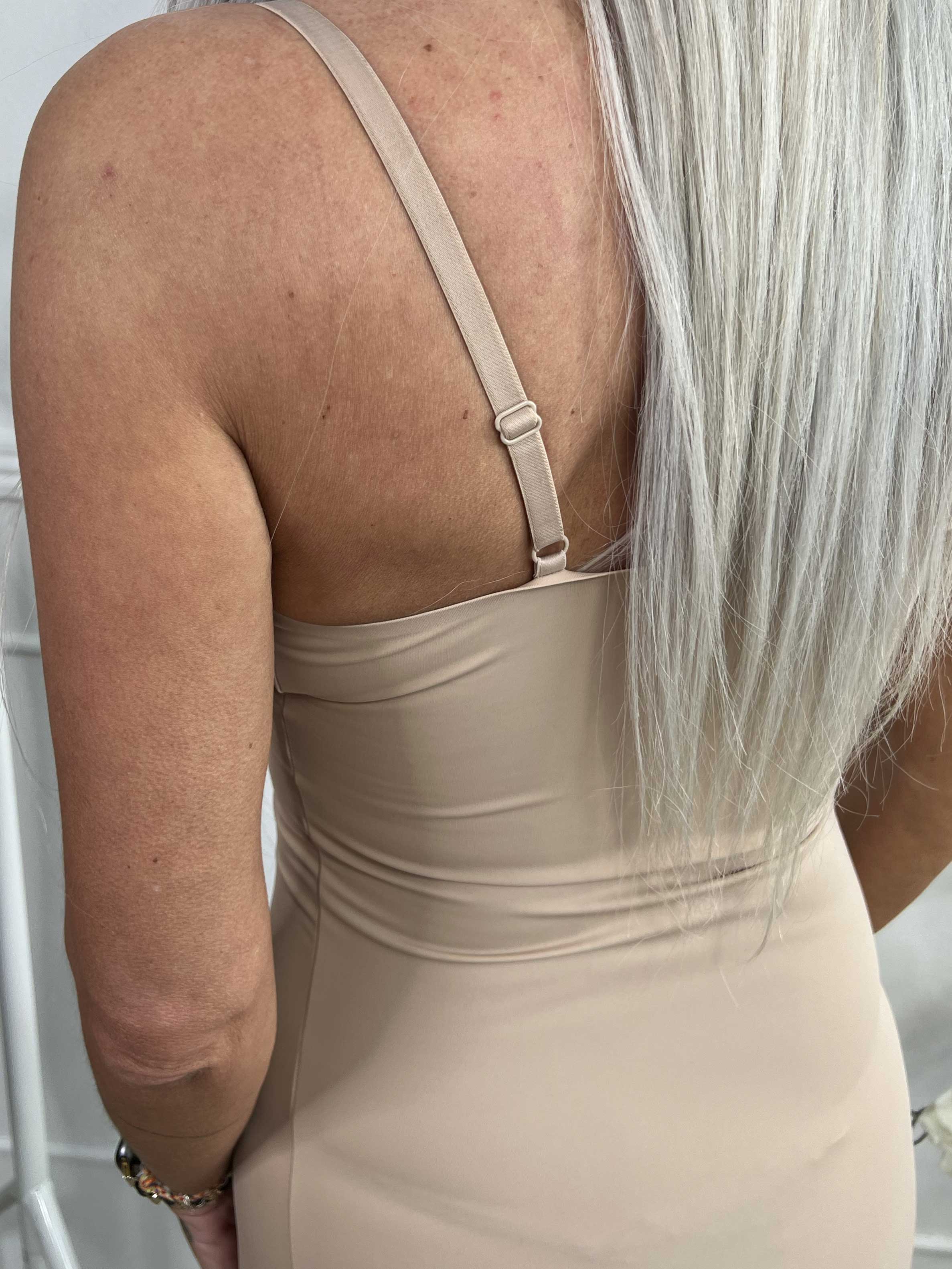 Shaping Dress - Elastisk underkjol med justerbara axelband